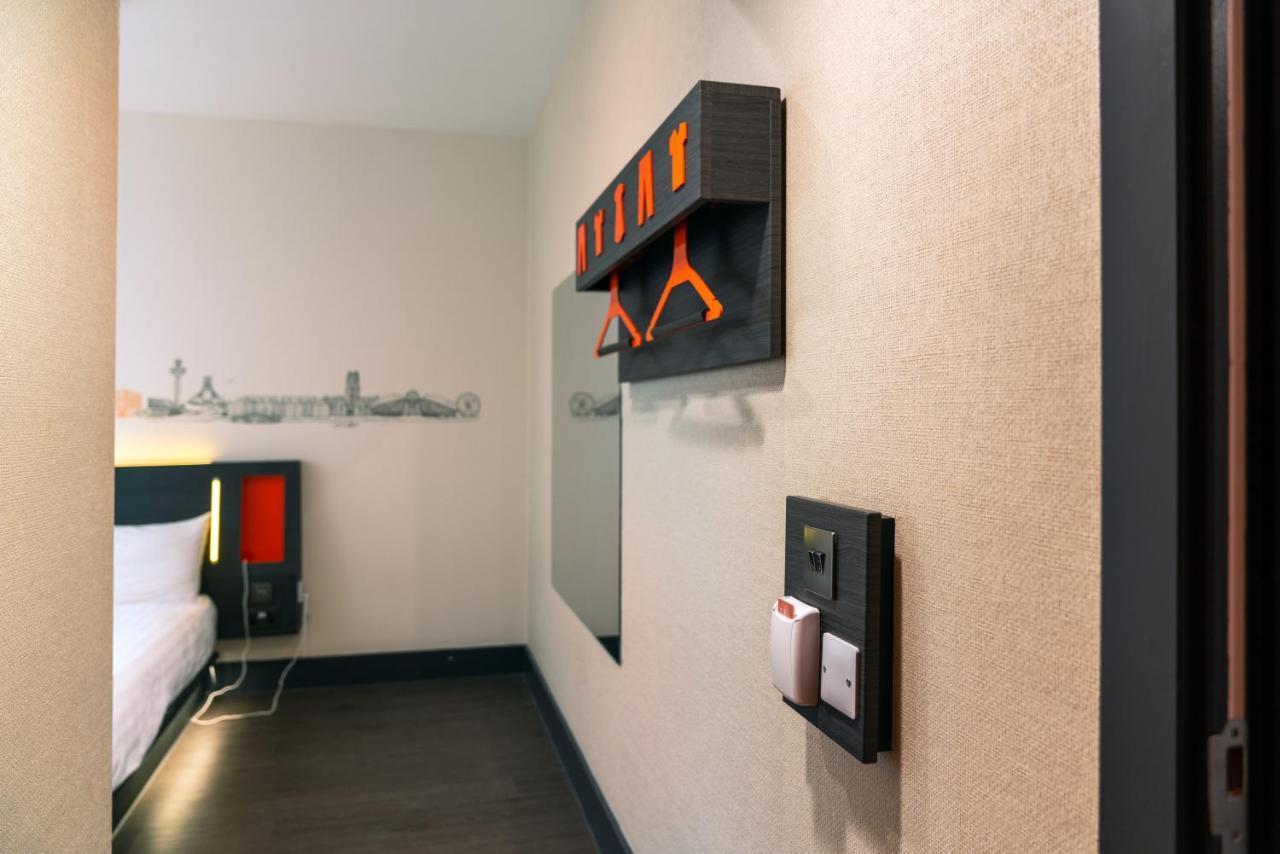 Easyhotel Liverpool Bagian luar foto