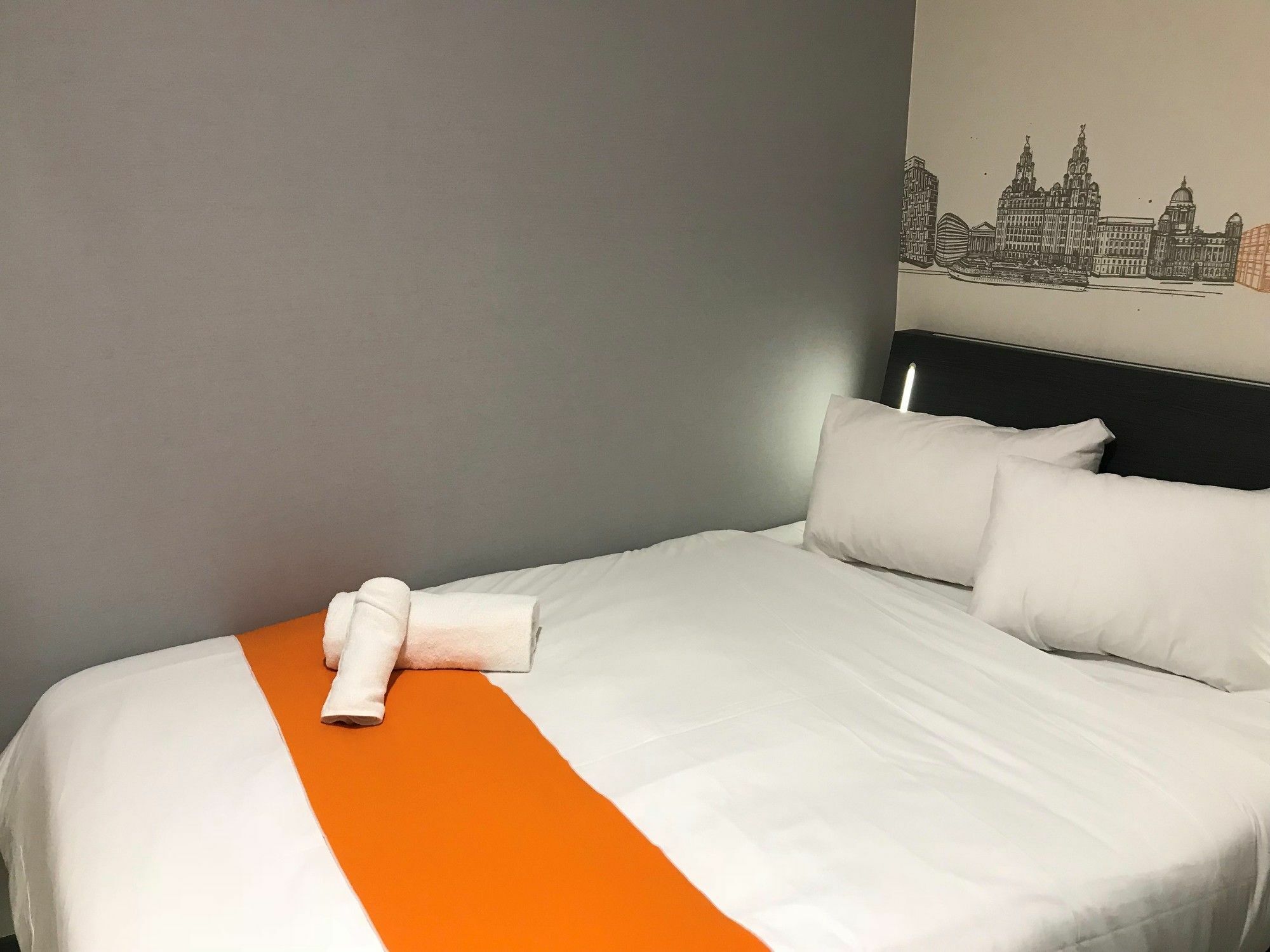 Easyhotel Liverpool Bagian luar foto
