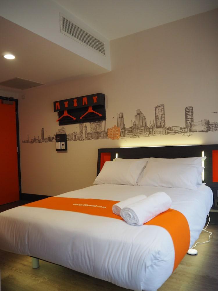 Easyhotel Liverpool Bagian luar foto